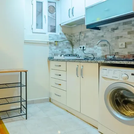 Central Flat With Balcony 700 M To Taksim Square 公寓 伊斯坦布尔