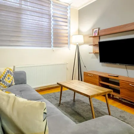 Central Flat With Balcony 700 M To Taksim Square