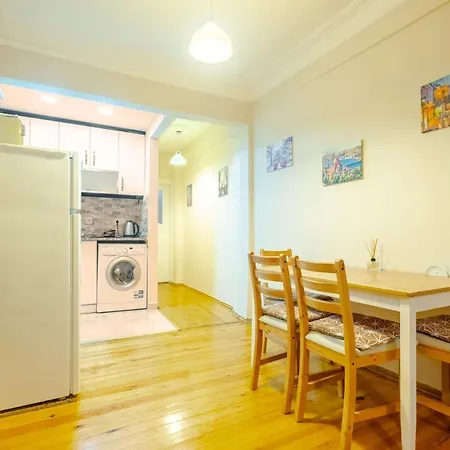 Central Flat With Balcony 700 M To Taksim Square Apartman Isztambul