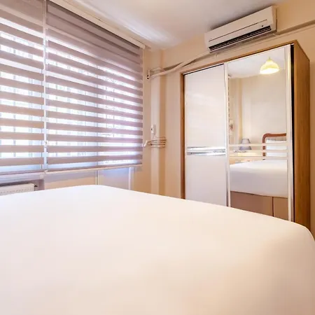 Central Flat With Balcony 700 M To Taksim Square Isztambul